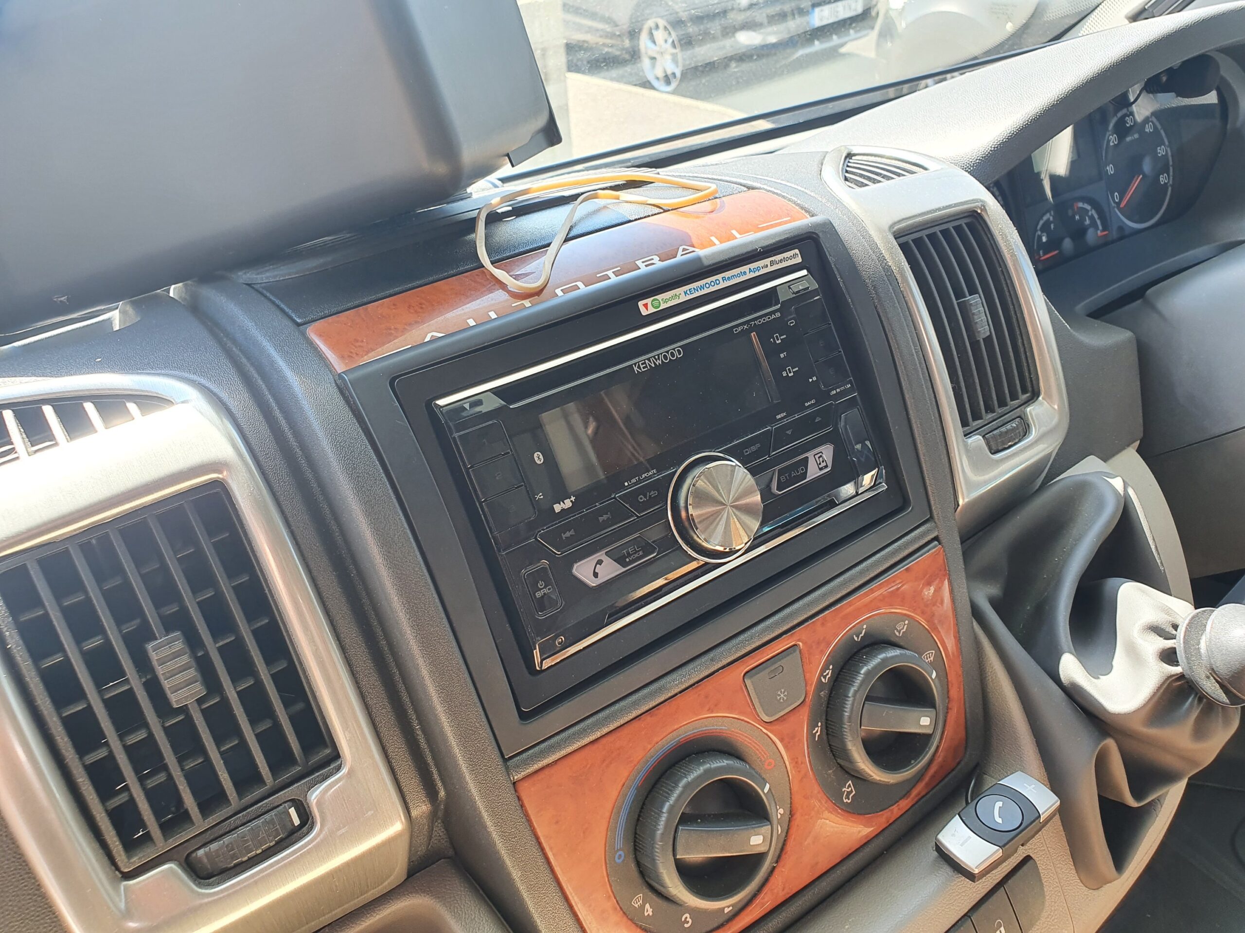 Fiat Ducato motorhome DAB stereo upgrade. Auto Mobile