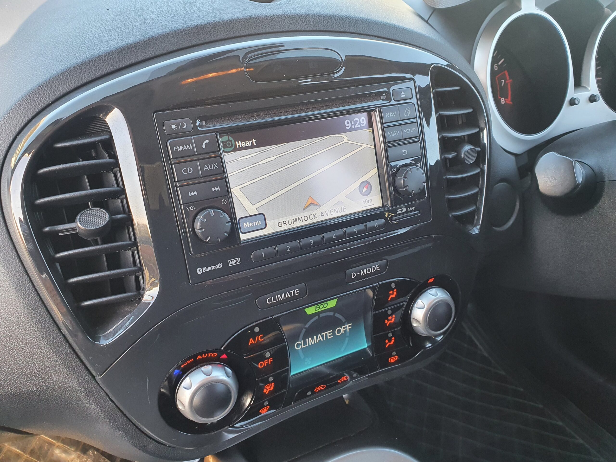 Radio swap, customer supplied sat nav radio swap in a